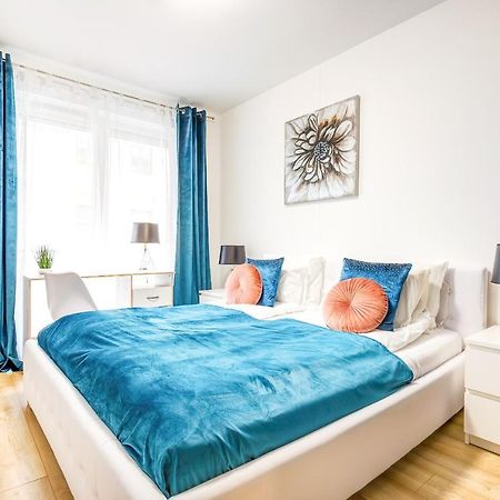 Modern Apartment With Free Garage And Balcony In The Downtown Boedapest Buitenkant foto