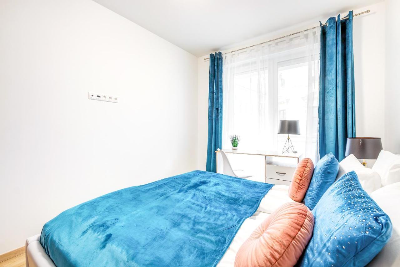 Modern Apartment With Free Garage And Balcony In The Downtown Boedapest Buitenkant foto