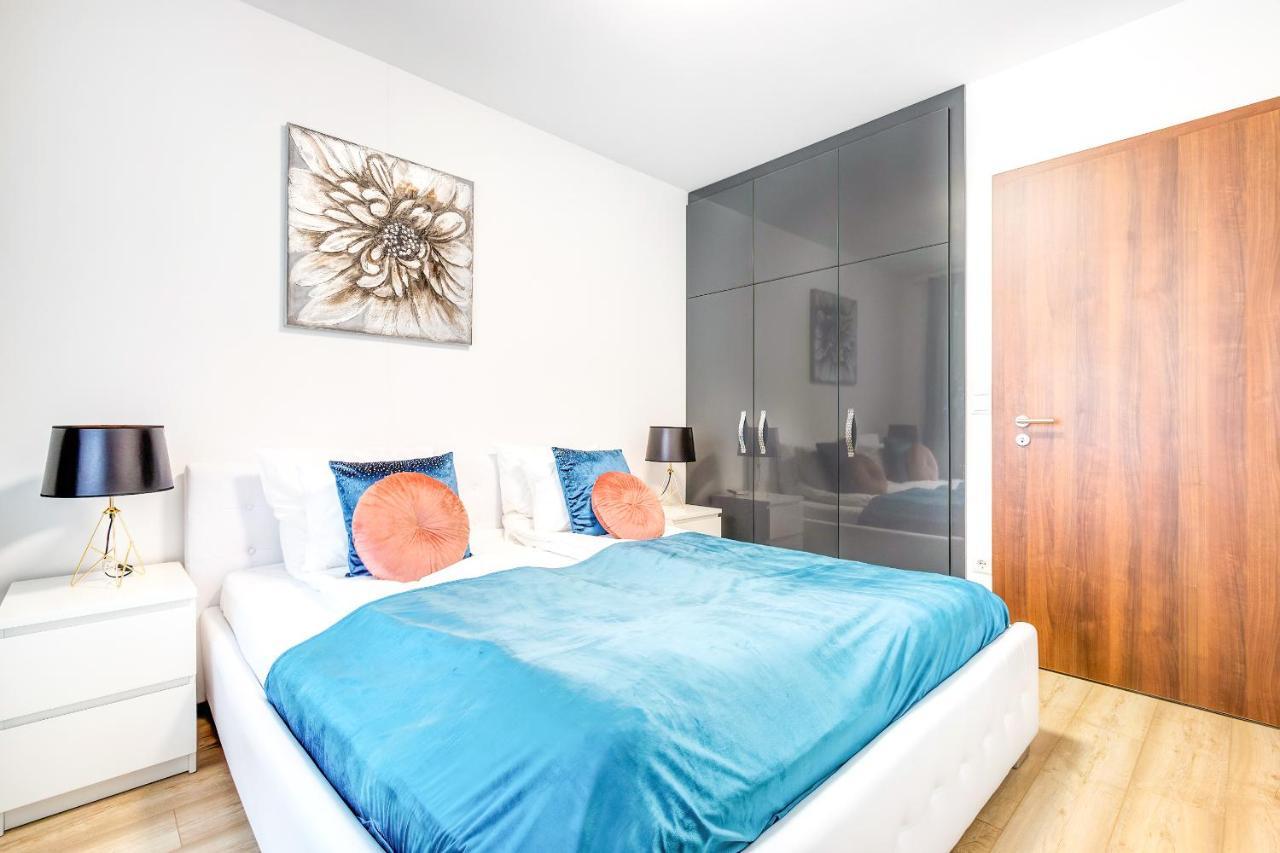 Modern Apartment With Free Garage And Balcony In The Downtown Boedapest Buitenkant foto